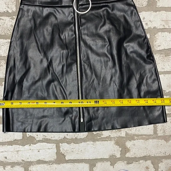 SHEIN Black Faux Leather Mini Skirt - Picture 5 of 6